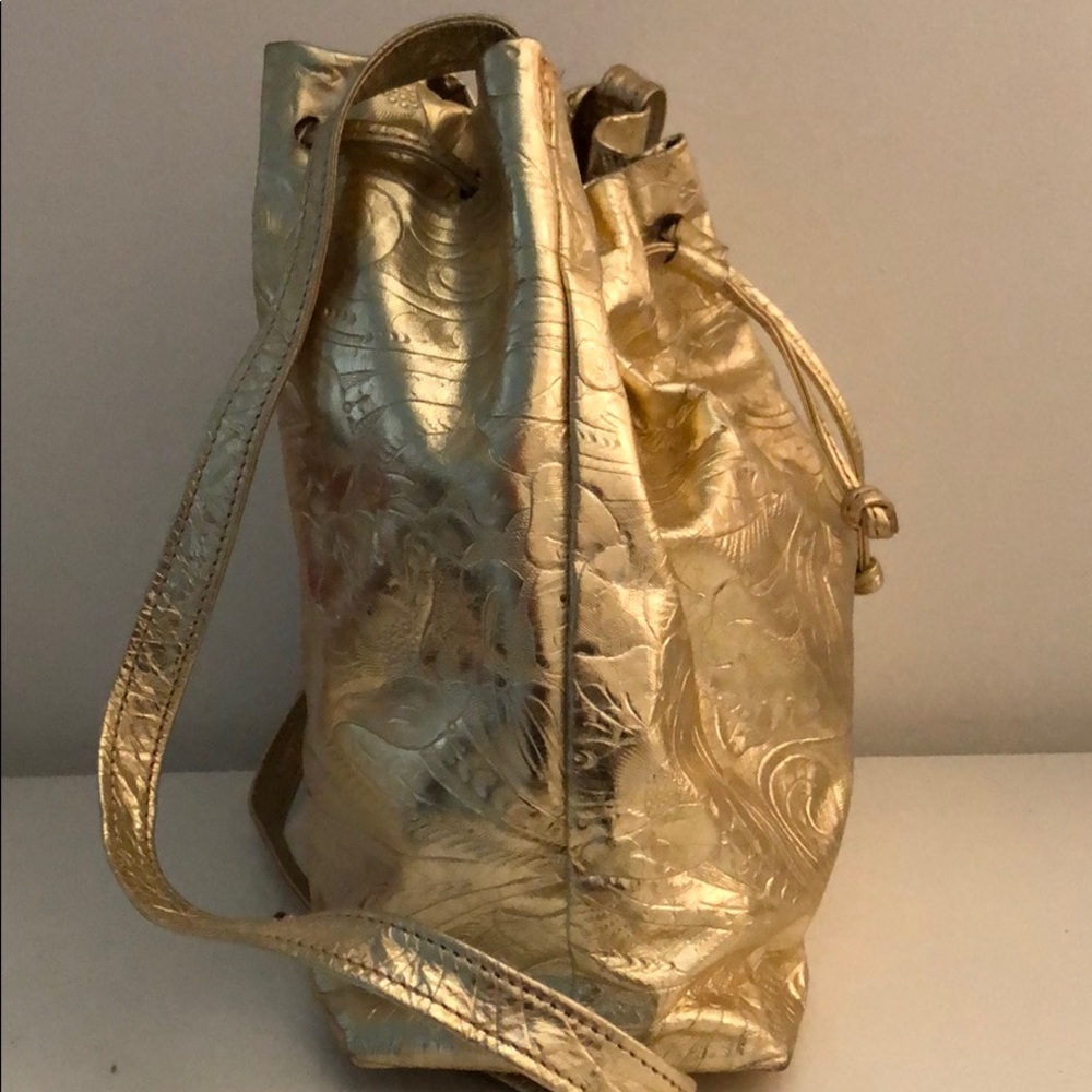 NWOT GOLD METALLIC LEATHER EMBOSSED DRAWSTRING BAG - Picture 3 of 6